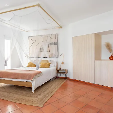 Quinta Flamingos - Live, Work, Play Guest house